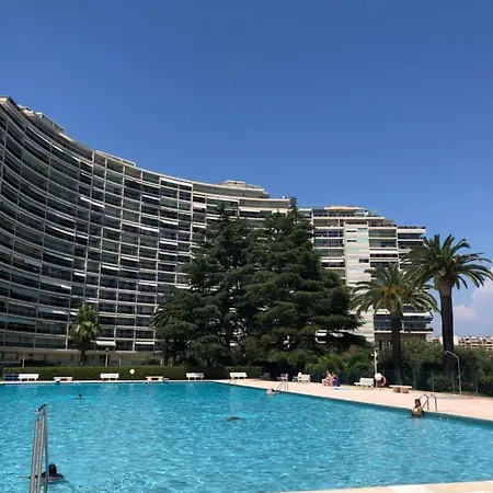 Cannes Marina Le Surcouf: Mountaintop With Pool And Port View *