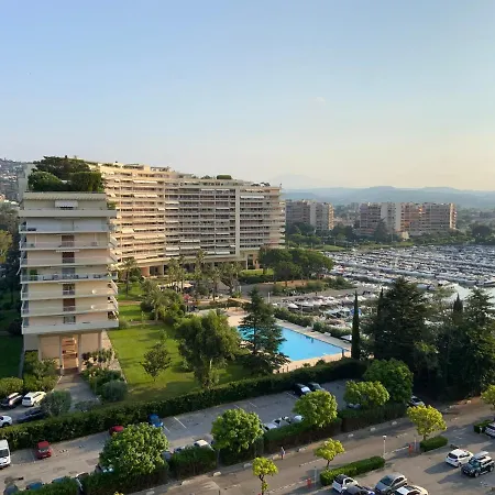 Cannes Marina Le Surcouf: Mountaintop With Pool And Port View