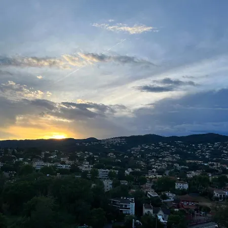 Cannes Marina Le Surcouf: Mountaintop With Pool And Port View Apartment