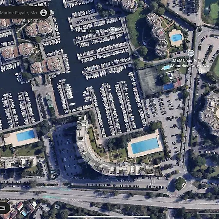 Apartment Cannes Marina Le Surcouf: Mountaintop With Pool And Port View